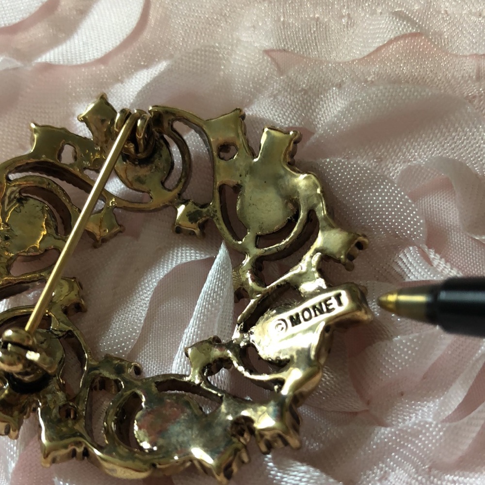 Vintage Signed Monet Faux Pearls Rhinestone Brooch - Picture 3 of 3